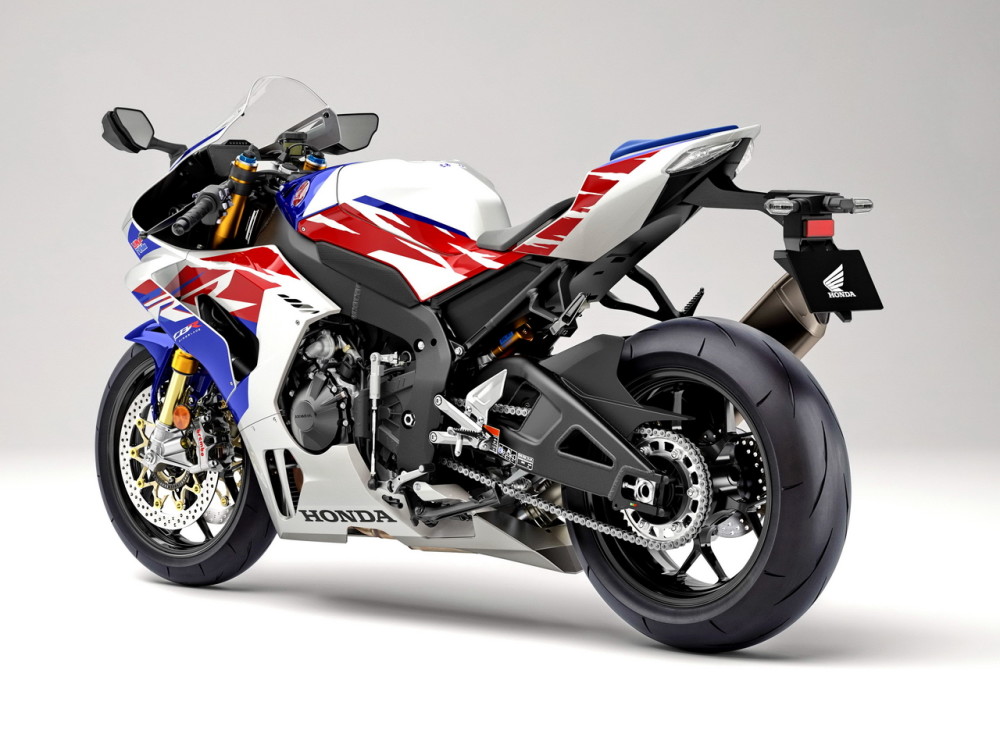 2022" cbr1000rr-r sp 三十周年纪念限量版,就是为了向 1992 - 2021