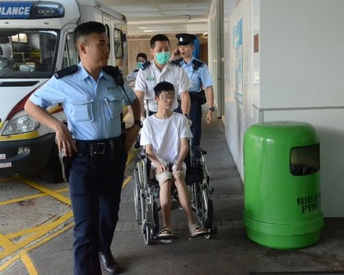 香港少年非礼继母 对继母上下其手大肆非礼被警方拘捕