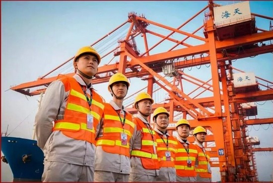 跻身世界强港,厦门港口人以汗水与梦想连接世界