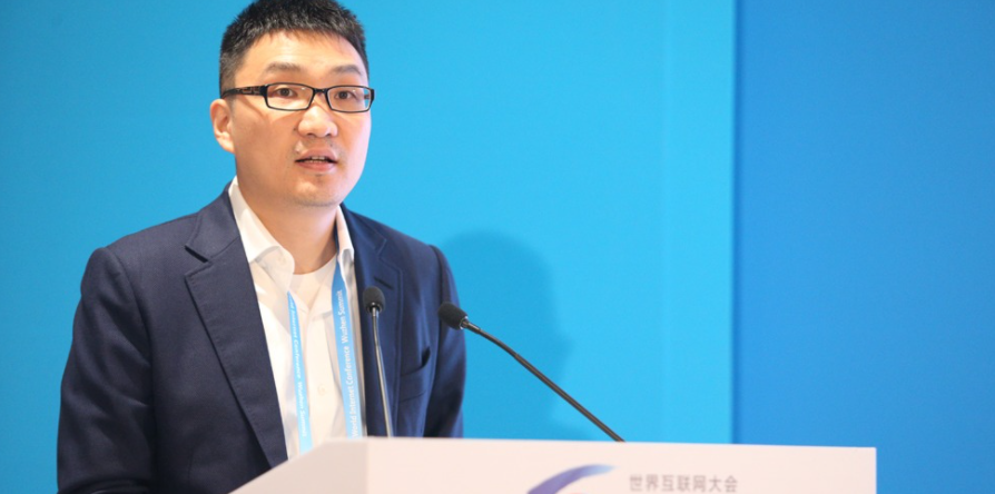 随后,黄峥成立了网上电商代理公司"乐其"和游戏公司"寻梦.