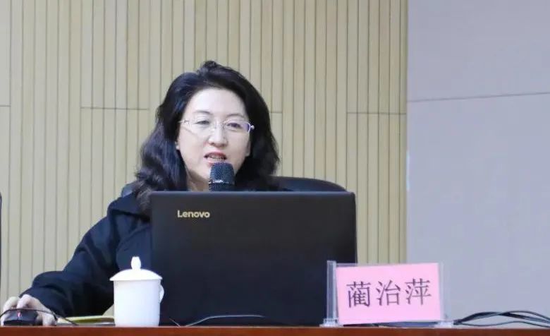 学校特邀全国三八红旗手,全国劳模,陕西省特级教师,延安中学数学教研