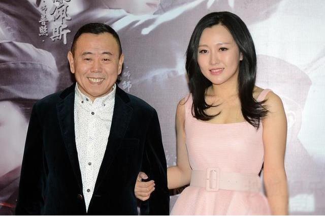 潘长江女儿潘阳30岁嫁给石磊成总裁夫人如今过得怎么样