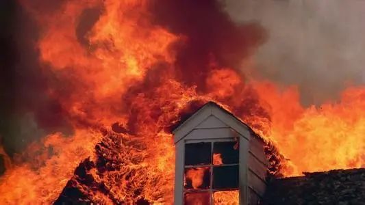 梦见房子着火了，解梦与家庭安康的深层联系