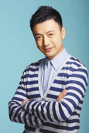 2008年,《潜伏》开拍,有个情报贩子"谢若林"一角,导演