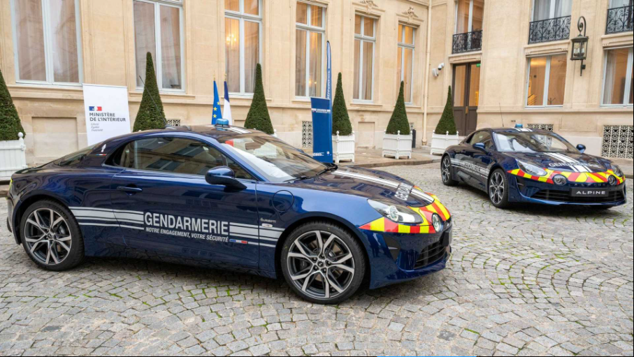 法国执法部门的新面孔alpinea110警车改款亮相搭载18升涡轮增压发动机