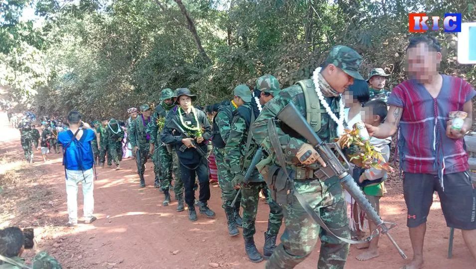 民族解放军与人民保卫军联合进攻克伦边防营位于孟邦比林镇的一个据点