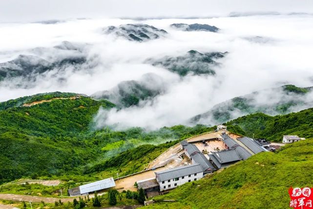 兴国大乌山的传说:大乌山"仙女献花"与"仙女瀑布"