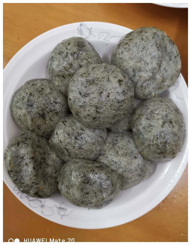 据说,吃立夏坨子有强身健体的功效,还留下了"吃了立夏蛋,石头都踩烂