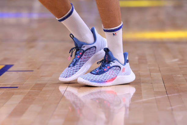 库里上脚:under armour curry 9哪款配色,你觉得好看呢?