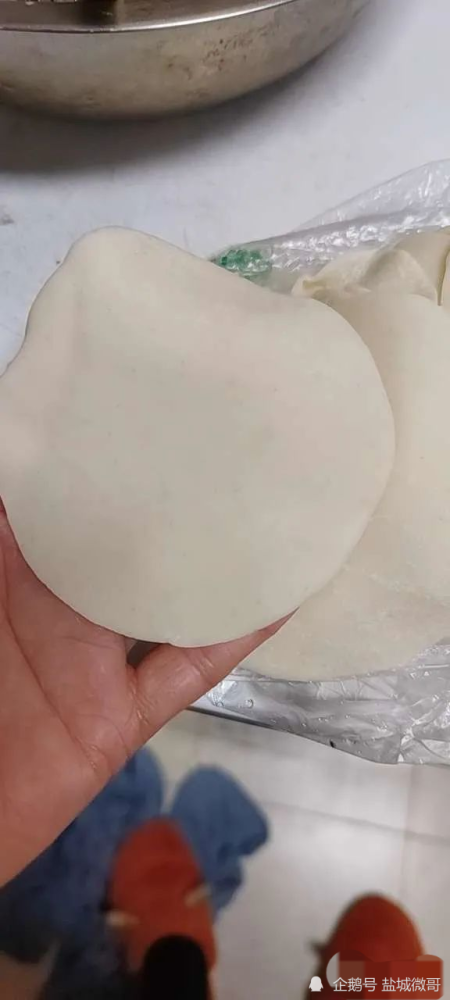 在雅家乐超市买的饺子皮上有霉点还能吃吗