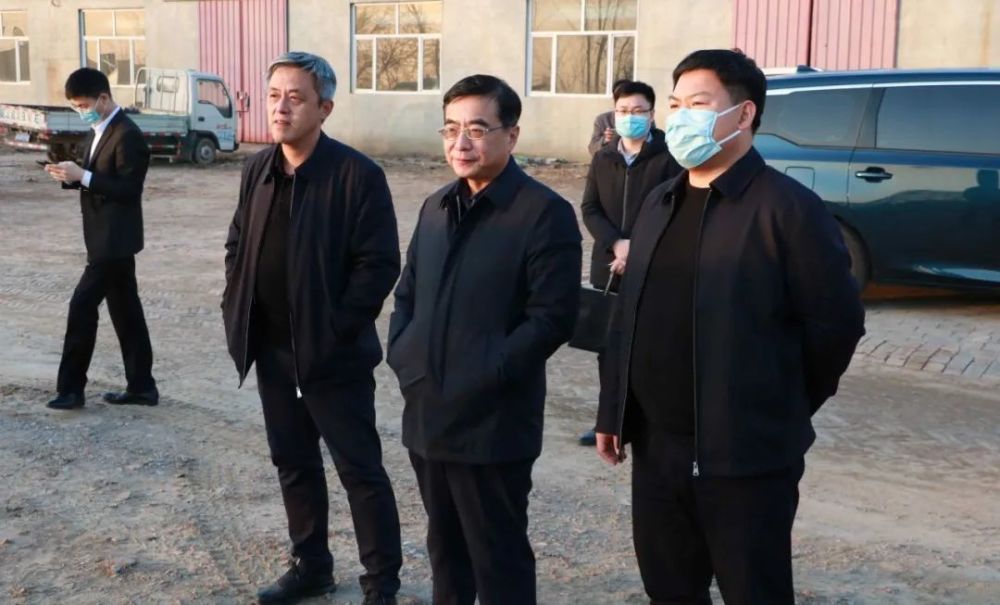 在华北石化公司,王少杰实地查看并听取了相关负责人