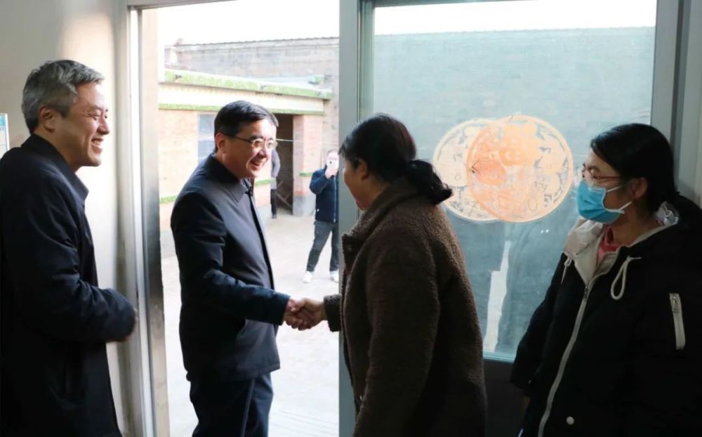 任丘市委书记王少杰到华北石化公司麻家坞镇调研检查工作
