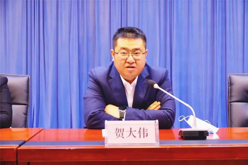 会上,共青农场有限公司党委副书记,总经理贺大伟在表态发言中说道,在