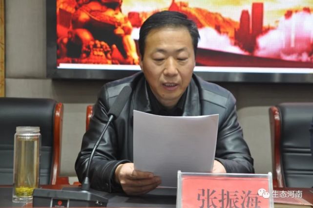 南阳市退役军人事务局党组成员,服务中心主任张金山,副主任张振海,全