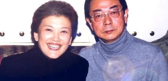 国家一级演员宋春丽与丈夫结婚34年无子女61岁才当上母亲