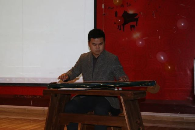 空乘专业老师杜明璇主持人航空系团总支书记康木权近日,文化管理学院