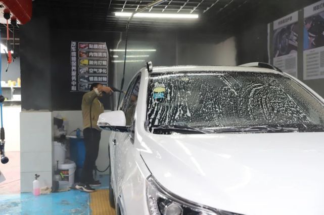 兴文这家店洗车只要9.9元,里里外外都洗得干干净净!