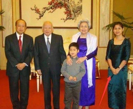 莫尼列太后孤独的晚年:继子去世扶棺痛哭,亲生儿子68岁尚未成家