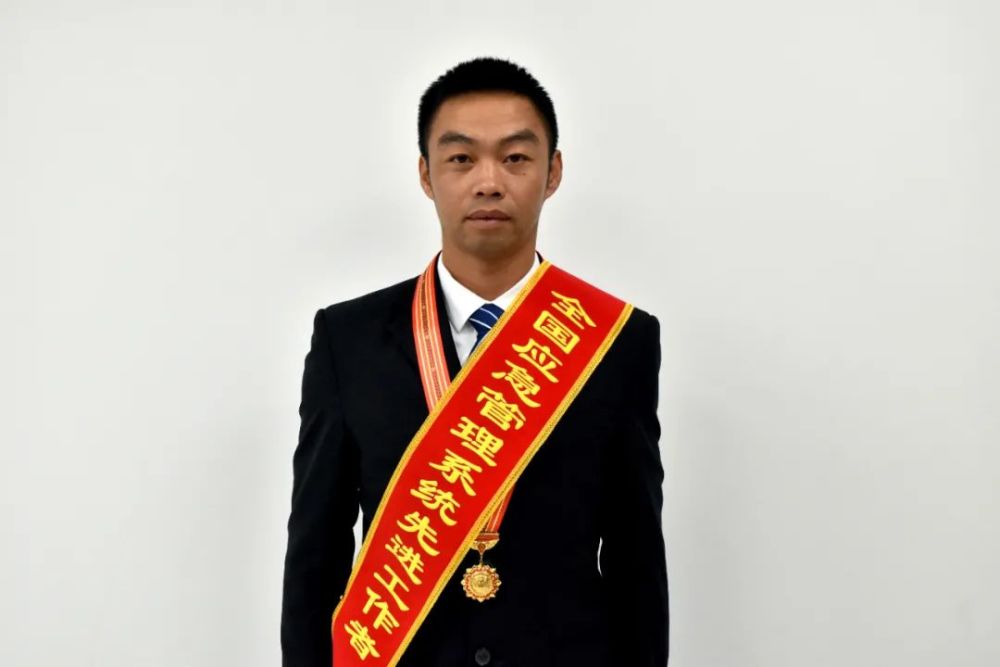 嘉定区安亭消防救援站季辛德疾驰救援路红门展豪情