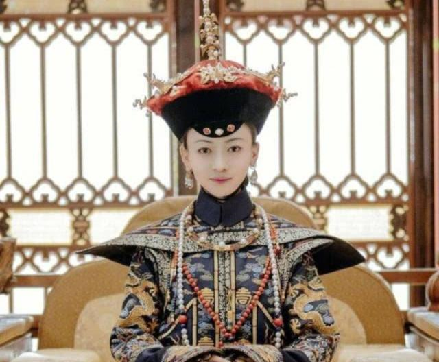 乾隆帝令妃也就是孝仪纯皇后魏佳氏,一生为皇帝生育四子两女,两个女儿