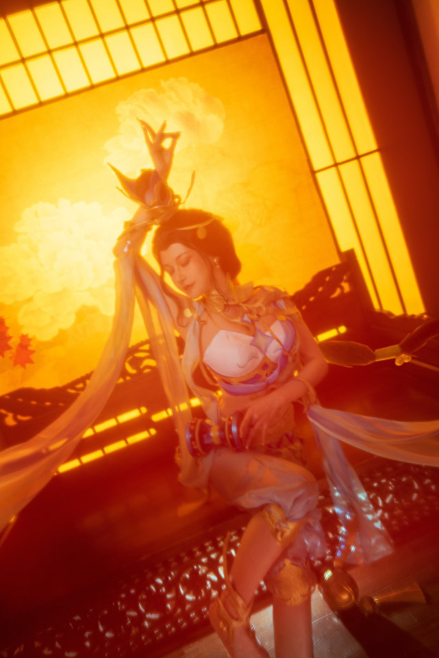 王者荣耀貂蝉遇见胡旋cosplay