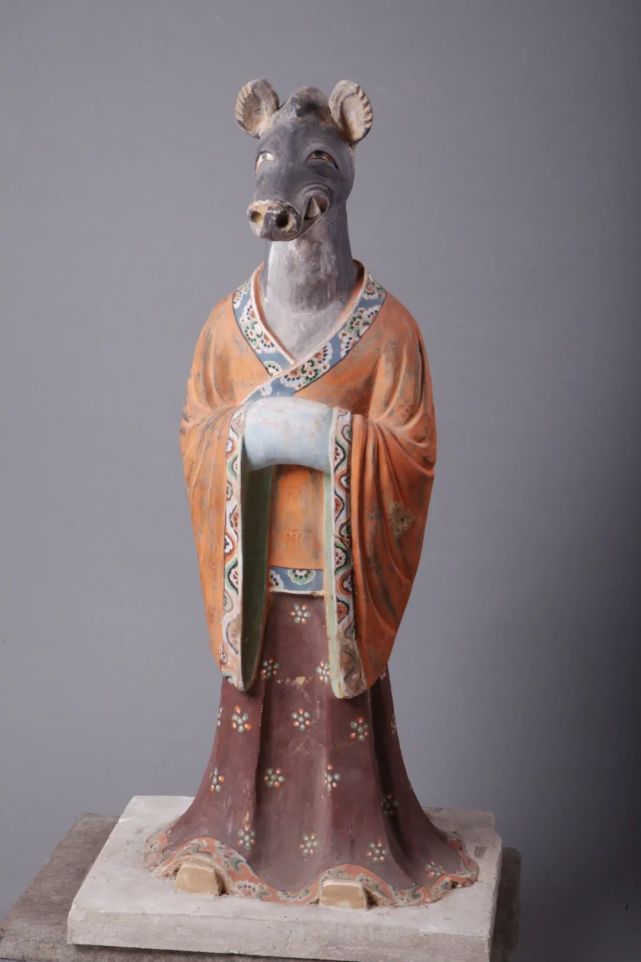 文物新疆｜这两样新疆博物馆藏品你能叫出名字吗？