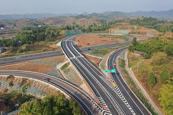 好消息重庆三条高速公路今日14点同时通车