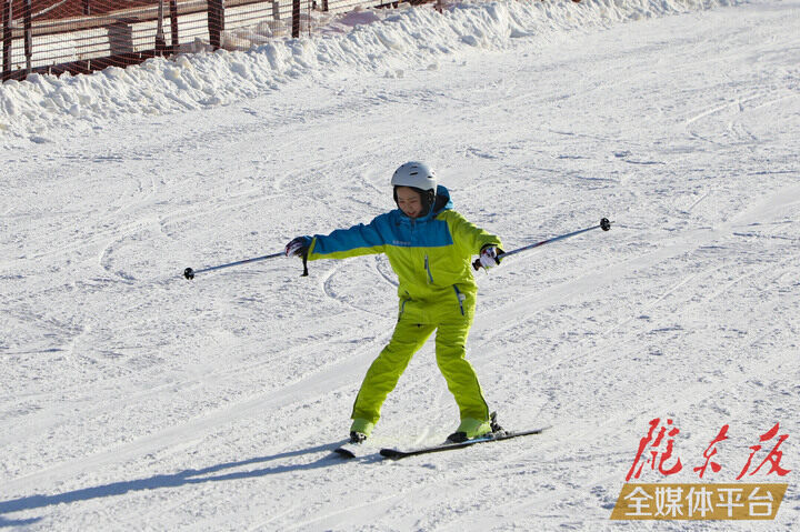 无雪不欢陇东滑雪场12月24日正式营业