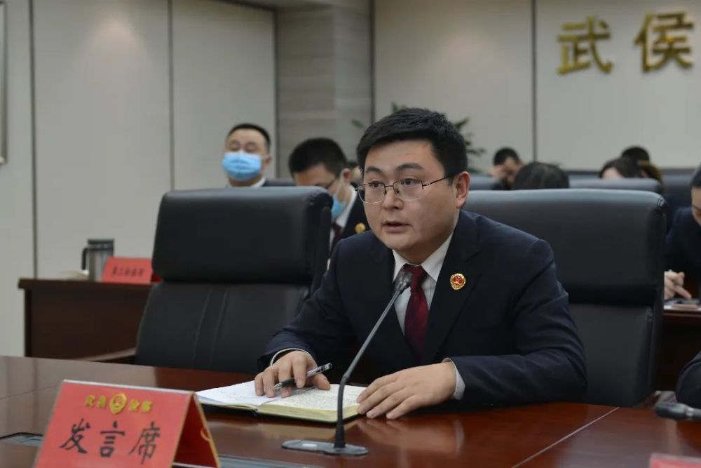 段兴隆围绕政协会议着重谈了参会感受,并表示将围绕我区经济社会发展