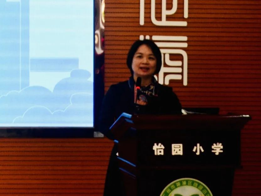 张丽璇对怡园小学4个区级名师名校长工作室的揭牌成立表示祝贺,肯定其