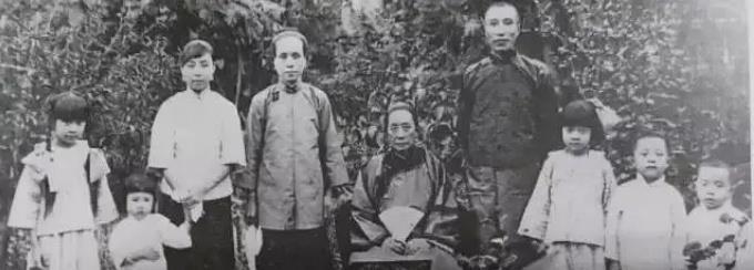 她是民国谢道韫杨度之妹和丈夫离婚却被公公收作唯一女弟子