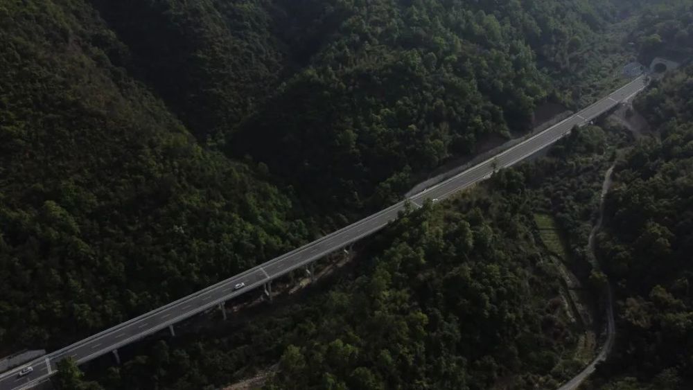 刚刚104国道西过境平阳段通车