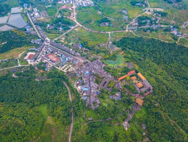 长寿,合川等5个区县命名为"四好农村路"市级示范区县,涪陵区南沱镇