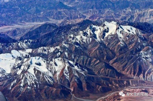 昆仑山发现原始壁画画中竟然有飞机用科学怎么解释