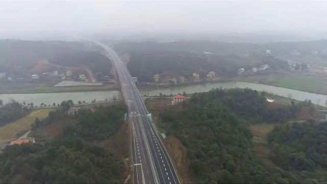 常祁高速自开工建设以来,常宁市政府和相关部门紧密配合,全力做好疫情