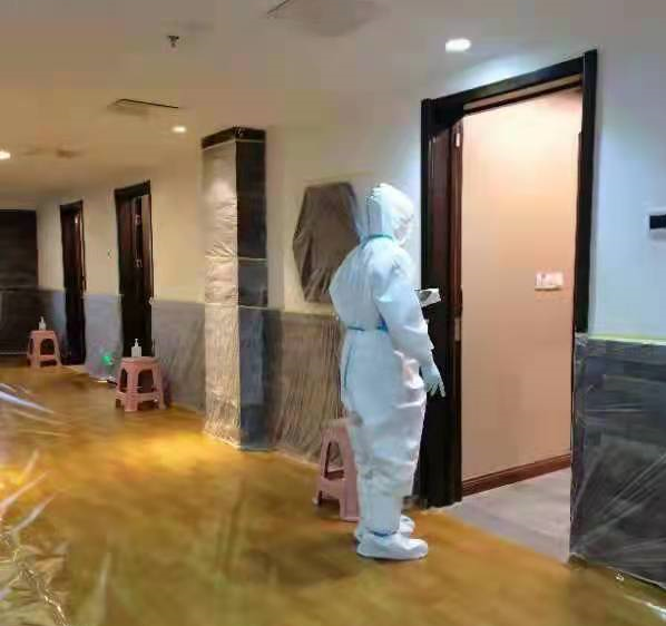 两通道"的要求,最先要改造的就是"三区,也就是清洁区,缓冲区和隔离区