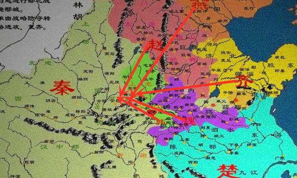 三,衣锦还乡,谋划五国伐齐在谋划五国伐秦的那一年,苏秦回到了家乡