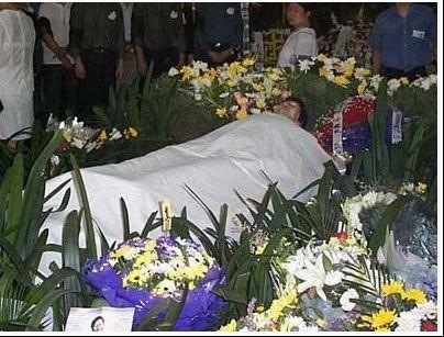 2003年张国荣去世遗体被送进火化炉他的爱人唐鹤德连续哭晕了3次最终