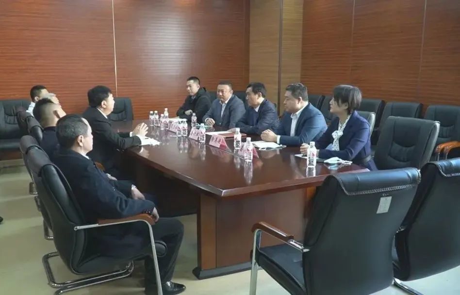 姜兴业就我区中医发展情况进行调研