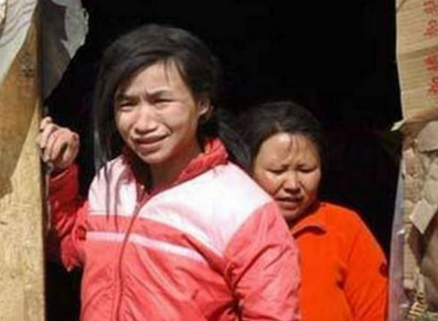 曹永良是曹小青的大哥,看到妹妹的求救信号,他泣不成声,这6个字像刀一