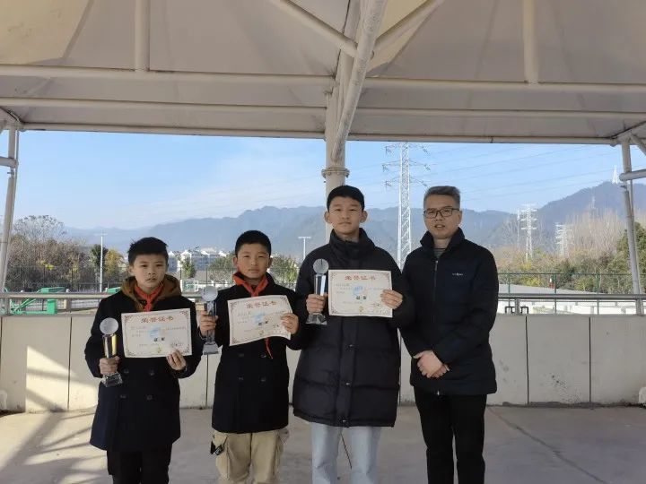 桐庐县文正小学首届三正杯班级篮球联赛纪实