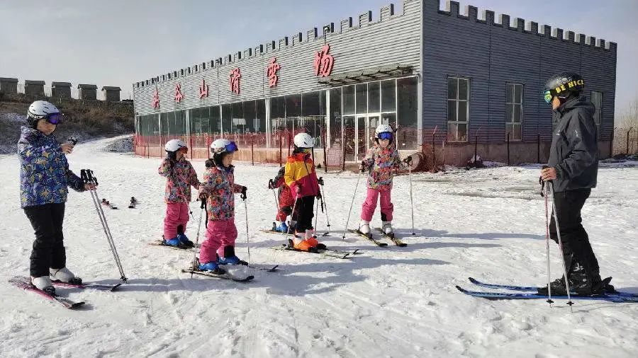 499元起抢滑雪票白龙潭赣榆塔山湖赣榆夹谷山滑雪场滑雪票