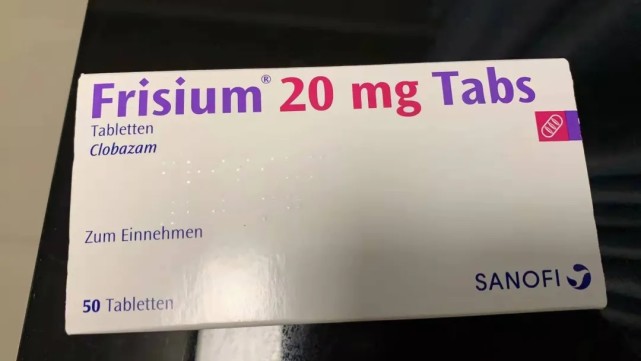 "赵婷一家便是在给孩子试了六七种药物,效果都不佳后,试用的氯巴占.