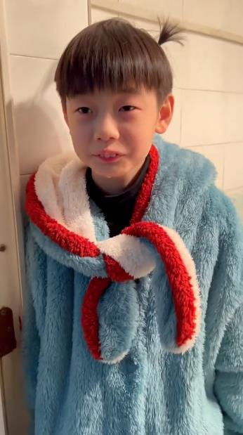 网红全部要归功于二姐晨晨典典能有今天的名气而典典作为三弟年仅12岁