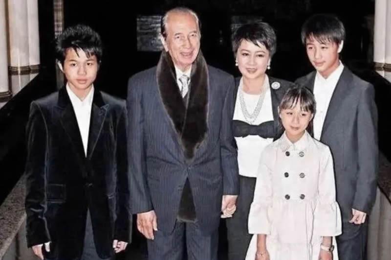 刘诗昆女儿生下来就有5个亿但比父亲小81岁幸福还是悲哀