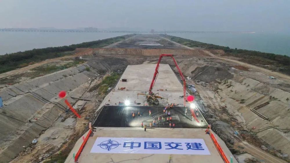 刚刚国内最长湖底隧道太湖隧道通过交工验收