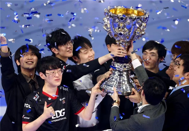 我不装了摊牌了！十大电竞战队LOL入选三个，除EDG、RNG还有WBG