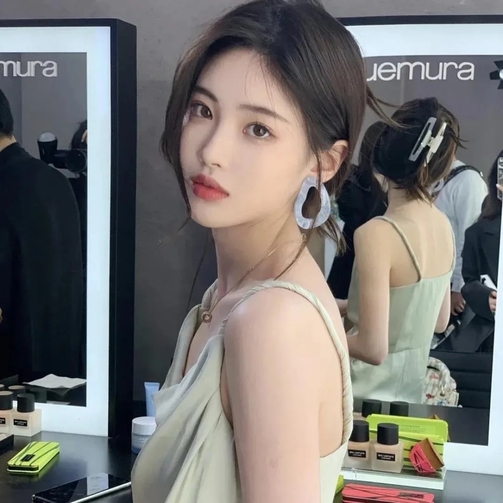 一眼爱上的女生头像
