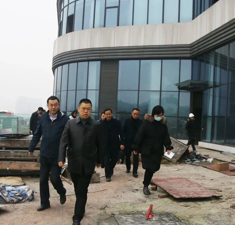 赤水市人民政府常务副市长张宇,副市长张新勇,办公室主任袁贵平,市