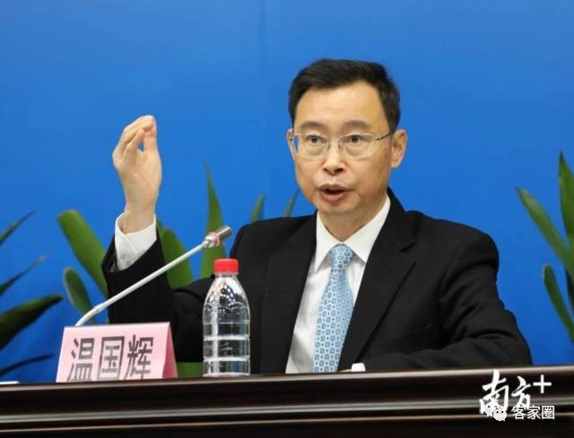他曾任广东省国资委主任,广东省汕尾市委书记,广东省副省长等职,2016
